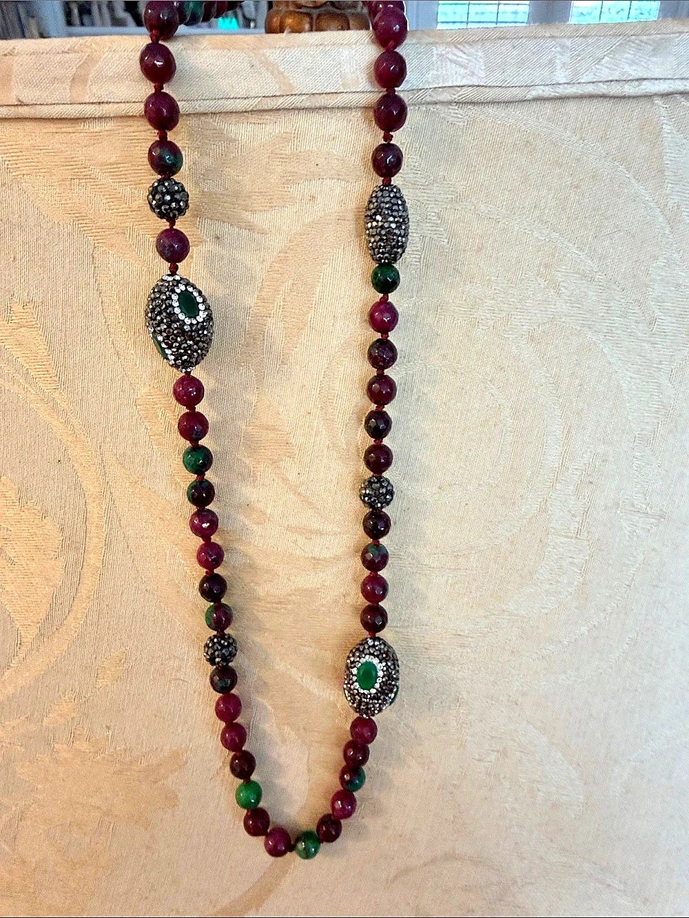 Brand unknown Beaded Pendant Necklace in Pink & Green Like New